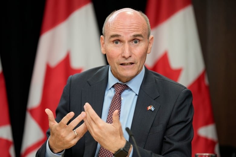fin-update-20241001 Public Services and Procurement Minister Jean-Yves Duclos replies to a question during a news conference in Ottawa, Tuesday, Oct. 1, 2024. THE CANADIAN PRESS/Adrian Wyld