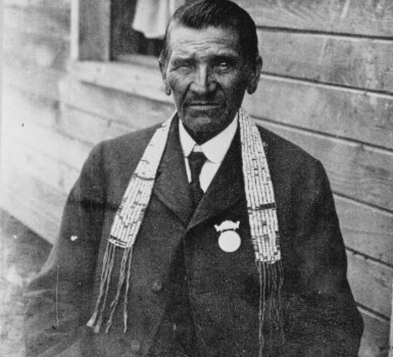 jacob-dolson Jacob Dolson, who gave the belt to a U.S.-based collector, shown wearing the belt.