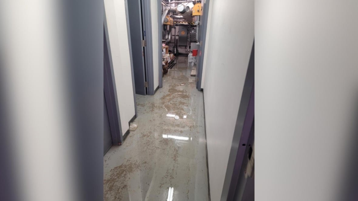 neskantaga-first-nation-nursing-station A close-up of a flooded hallway.