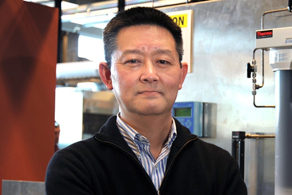 akira-tokuhiro A man smiles at the camera