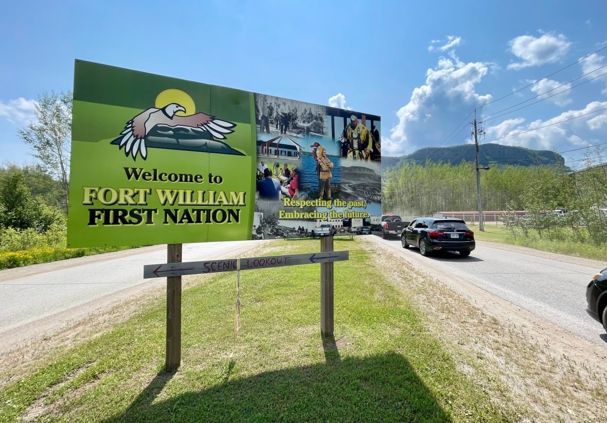 A sign welcoming people to Fort William First Nation.