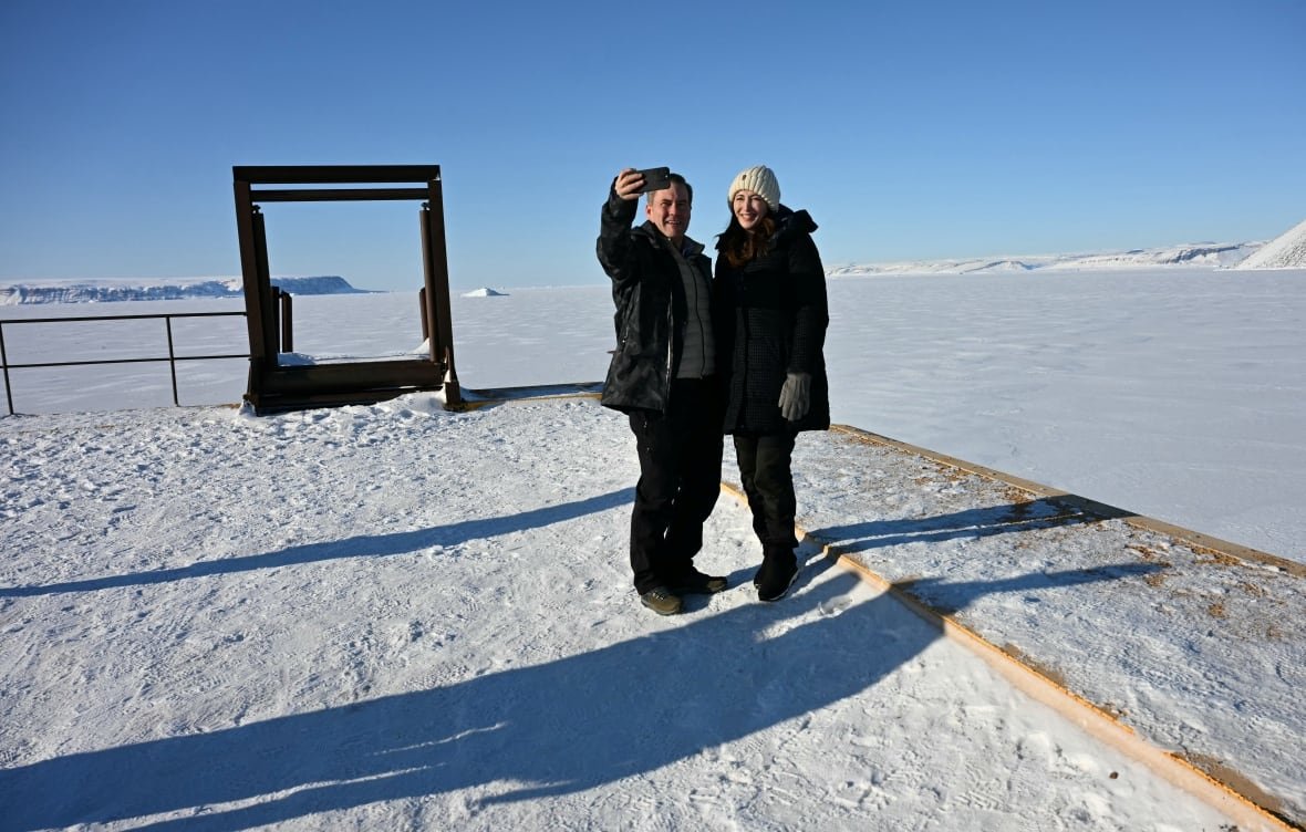 mike-waltz-and-julia-nesheiwat-pose-for-a-photo-together-at-the-pituffik-space-base U.S. National Security Adviser Mike Waltz and his spouse Julia Nesheiwat pose for a photo together at the Pituffik Space Base.