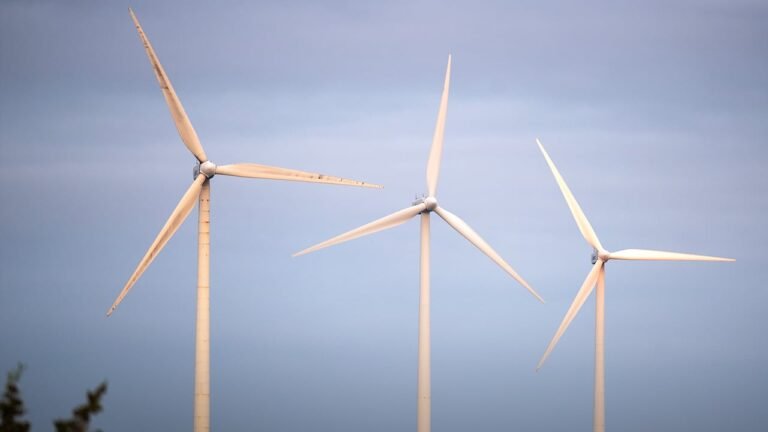 Tariff threats reopen clean energy, pipeline debates