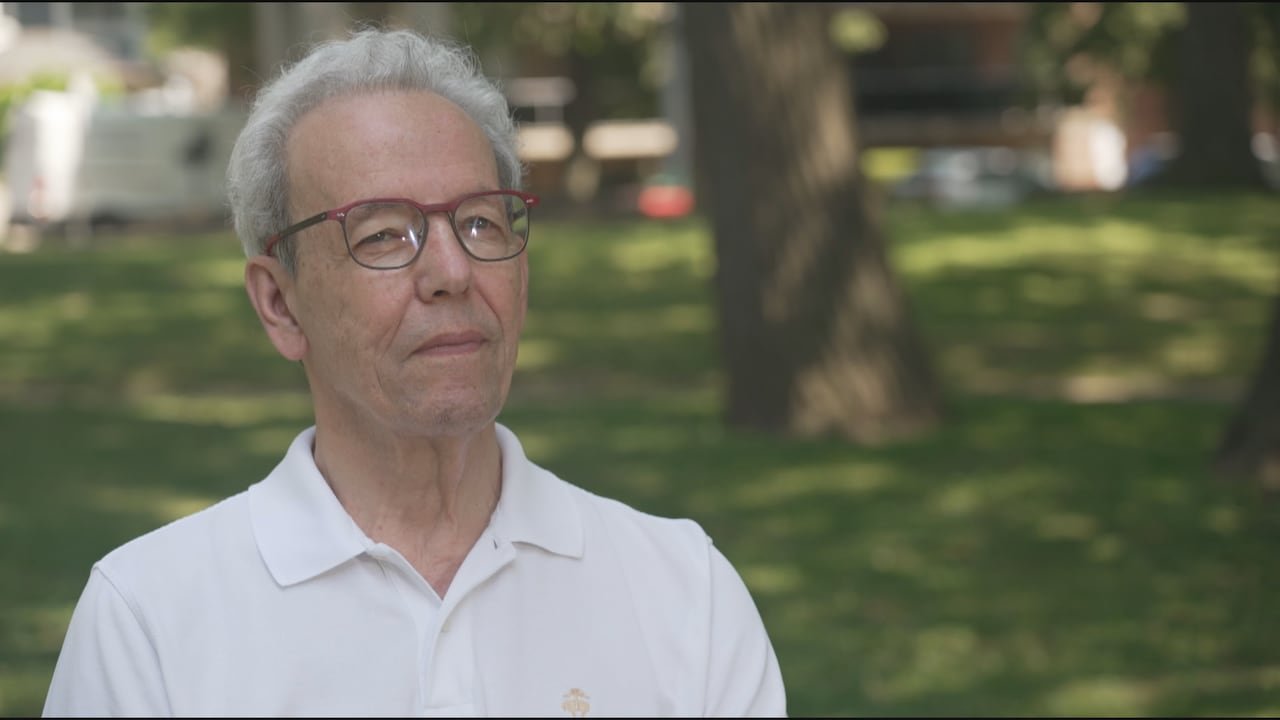 default-529 Man with glasses in a park