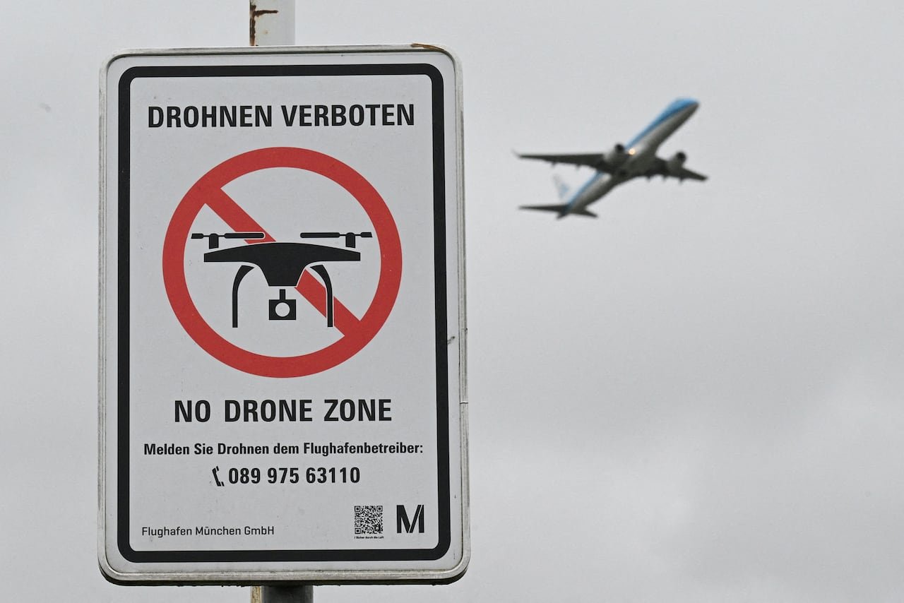 A sign denotes a ban on drones in the area.