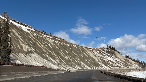 “Whitehorse Prepares for Potential Landslides in Downtown”