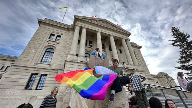 “Saskatchewan Teachers’ Federation Optimistic as Supreme Court to Address Pronoun Law Appeals”