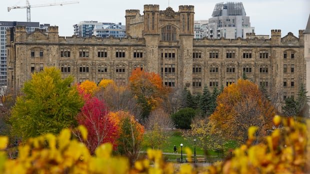 “Federal Budget Targets 16,000 Job Cuts by 2029”