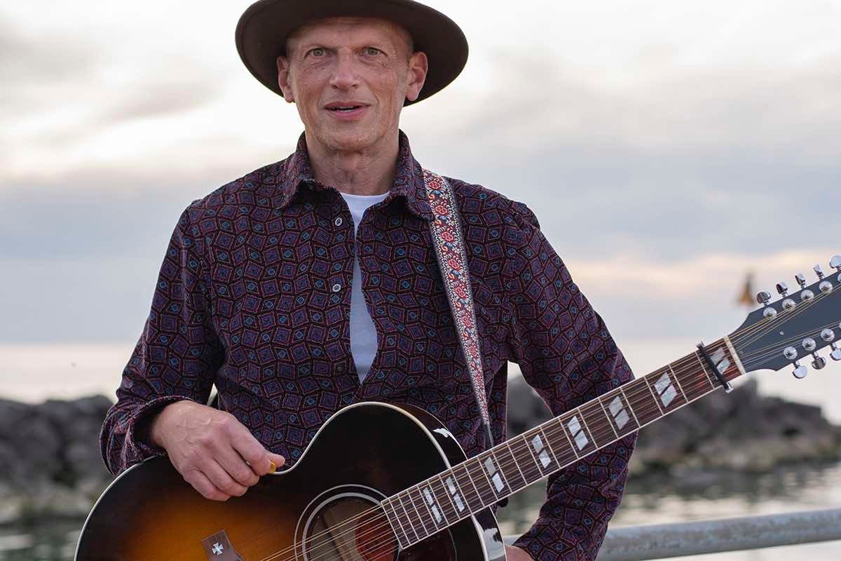 default-465 Singer-songwriter Jerry Popiel was five years old when the Edmund Fitzgerald went down in Lake Superior.